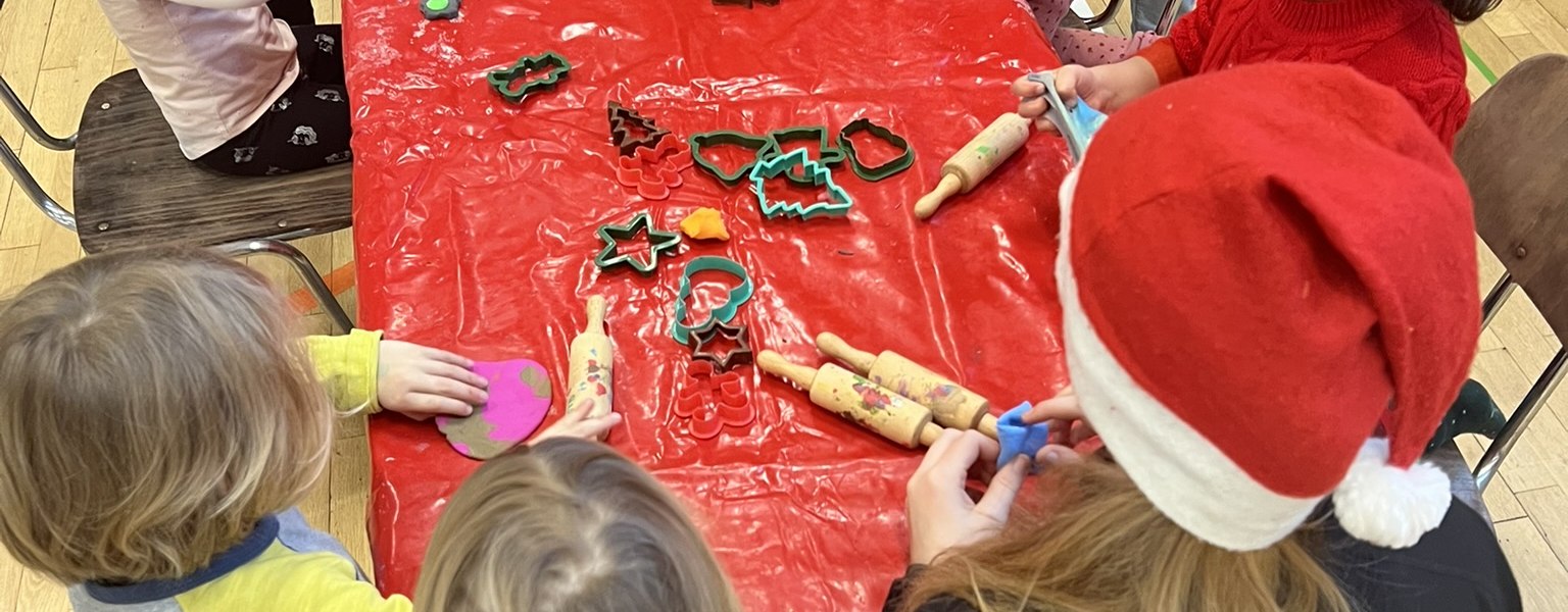 Weihnachtsbäckerei - Knetstation