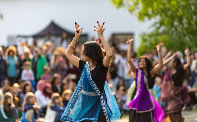 Live-Performance w&auml;hrend des Internationalen Sommerfests