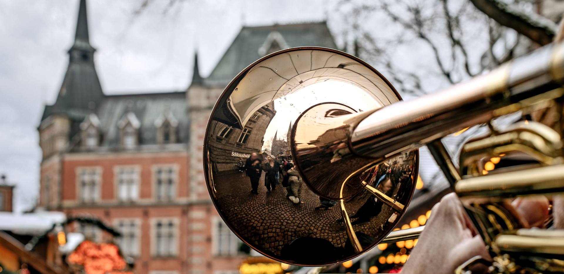 Posaunenspielender vor dem Alten Rathaus Oldenburg
