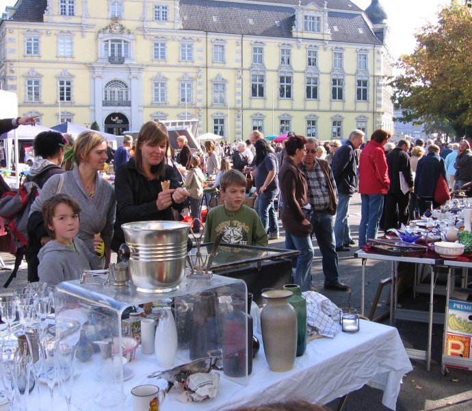 Tr&ouml;deln am Schloss