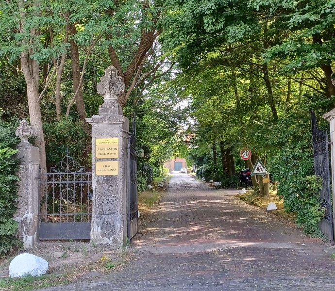 Kornbrennerei Hullmann Auffahrt Kornbrennerei Hullmann Auffahrt