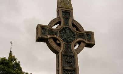 Keltisches Kreuz aus Stein