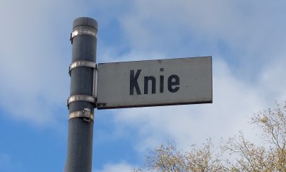 Knie Straße