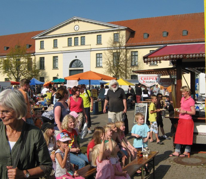 Tr&ouml;deln auf dem Pferdemarkt i.O.