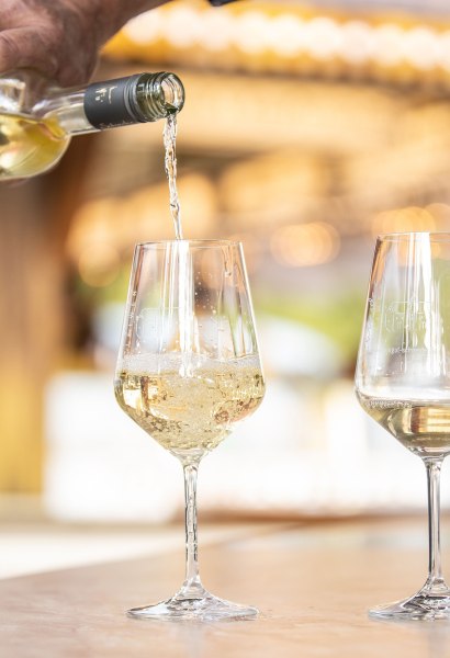 Beim Weinfest Oldenburg können ausgewählte Weine verkostet werden. 
