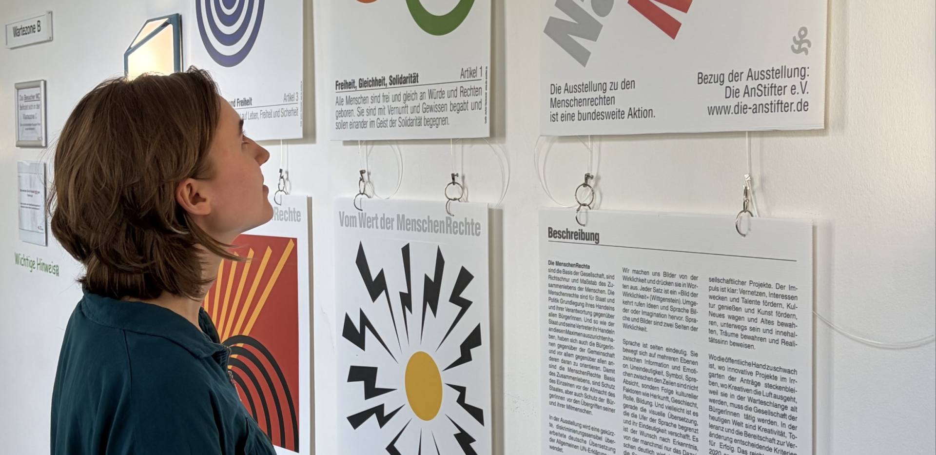 Die Ausstellung „Mein Name ist MENSCH“ zeigt 30 visuelle Interpretationen der UN-Menschenrechte von Jochen Stankowski. Foto: Stadt Oldenburg Die Ausstellung „Mein Name ist MENSCH“ zeigt 30 visuelle Interpretationen der UN-Menschenrechte von Jochen Stankowski. Foto: Stadt Oldenburg