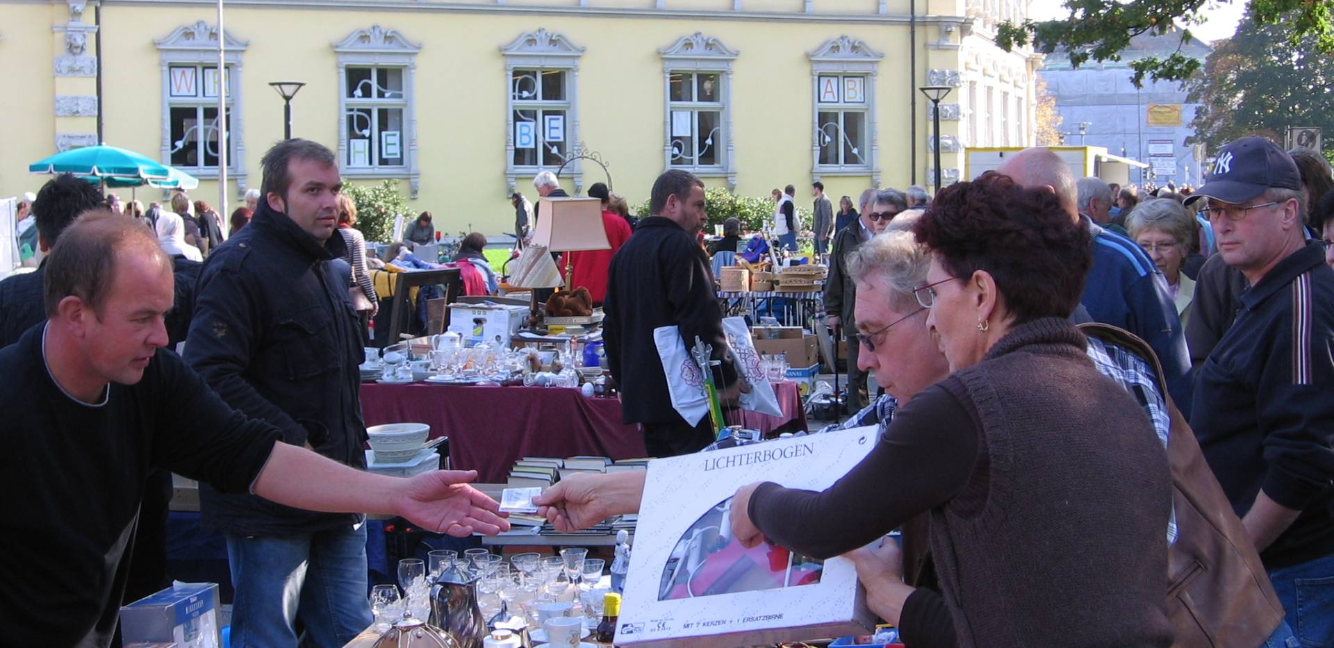 Tr&ouml;deln am Schloss