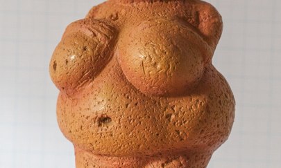 Statue eines weiblichen Körpers. Statue eines weiblichen Körpers.