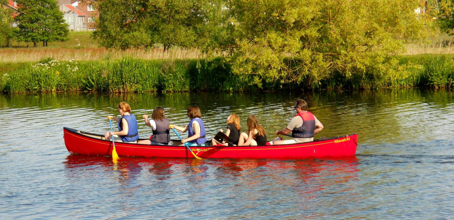 Großboot Richtung Oldenburg Großboot Richtung Oldenburg