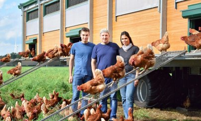 Exkursion zu einem H&uuml;hnerhof in Astederfeld