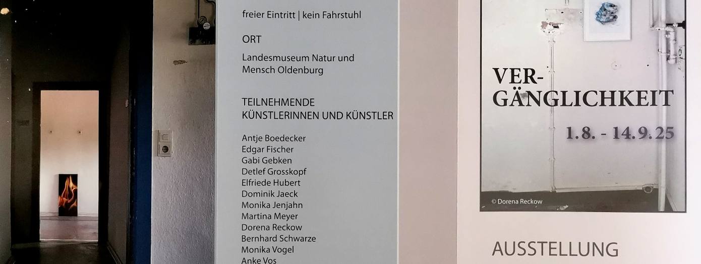 Das Foto zeigt den Flyer mit allen teilnehmenden KünstlerInnen