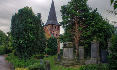 Abbildung des Oldenburger Gertrudenkirchhofs.