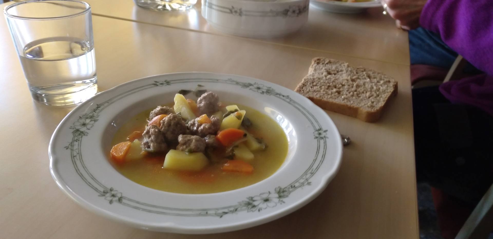 Ein leckerer Eintopf wie dieser kommt am Dienstag auf den Tisch.