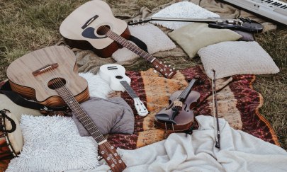 stillleben-musikinstrumente-streichinstrumente stillleben-musikinstrumente-streichinstrumente