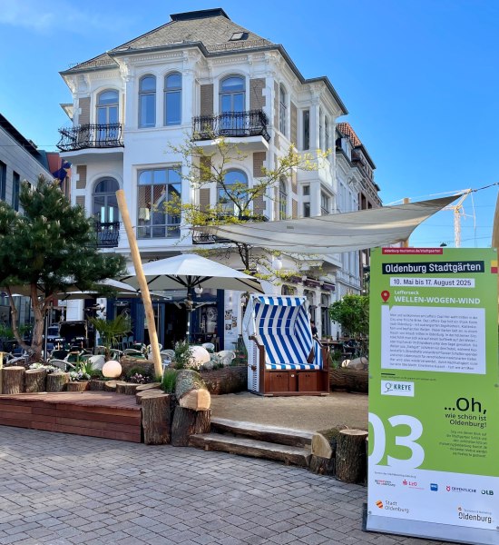 Stadtgarten mit Strandkorb in der Oldenburger Innenstadt