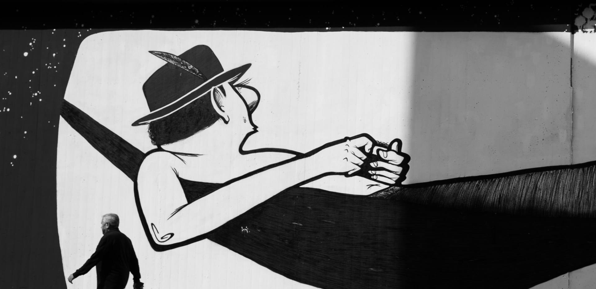 Mann vor Street Art Mann vor Street Art