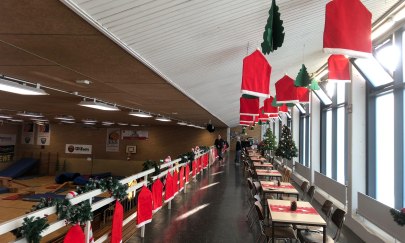 Weihnachtliche Cafeteria