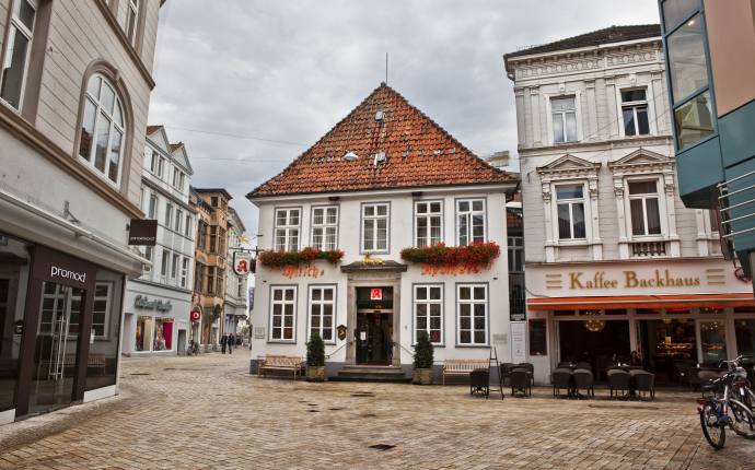 oldenburg_hirschapotheke_quer_20011_vb_mg_2519