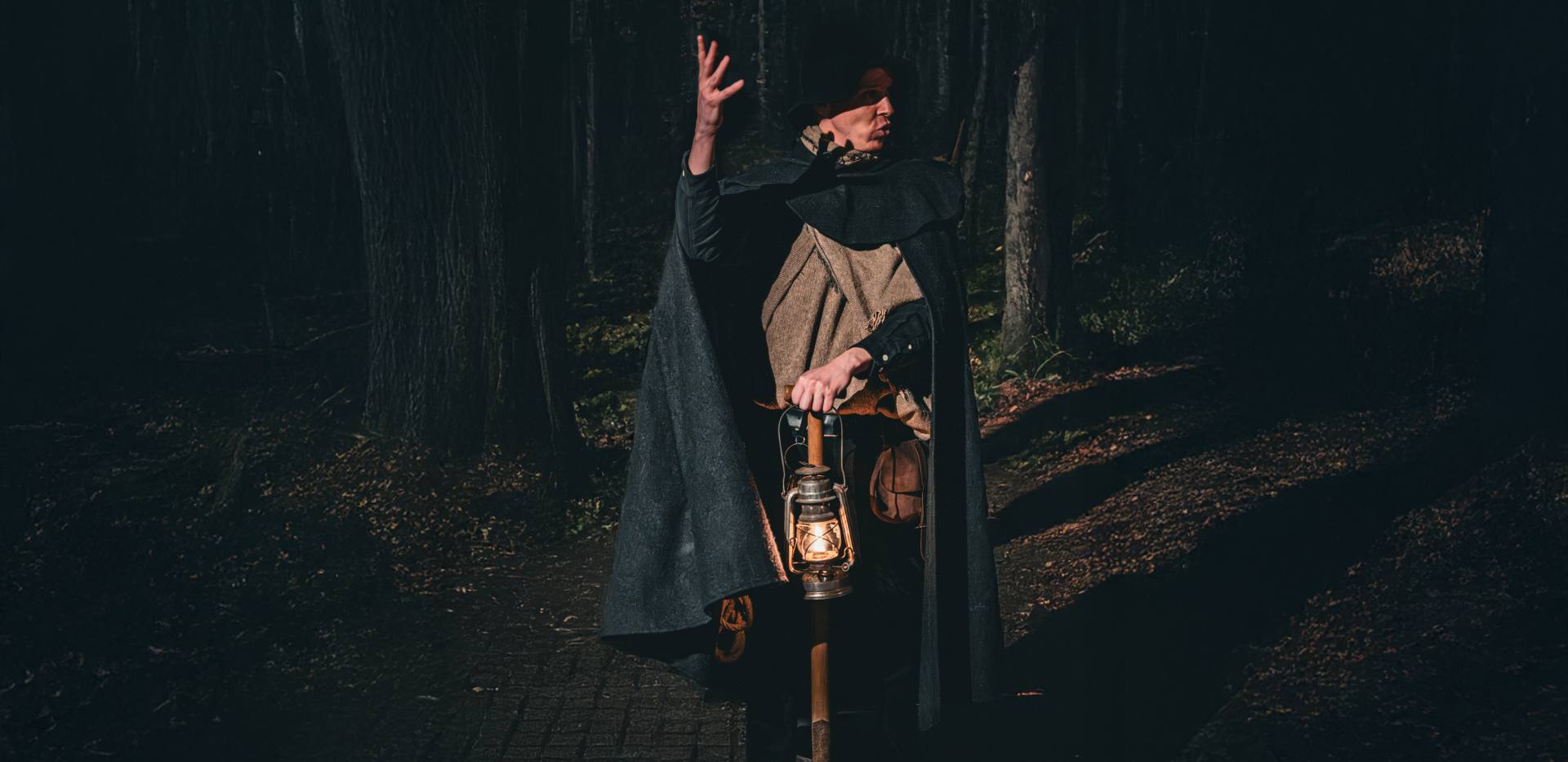 Mit dem Totengr&auml;ber auf dem Gertrudenkirchhof