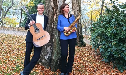 Saxonic Gitano
Mateusz Goraj (Gitarre) und Stefanie Leipertz (Saxophon) Saxonic Gitano
Mateusz Goraj (Gitarre) und Stefanie Leipertz (Saxophon)