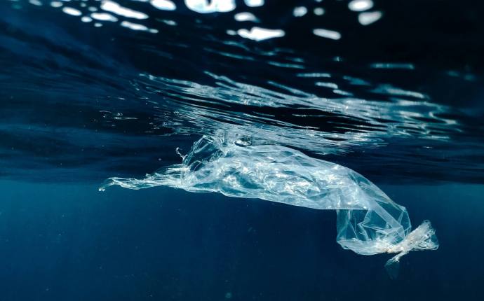 Break free from Plastic - Unser tägliches Plastik-Recycling als Problem Break free from Plastic - Unser tägliches Plastik-Recycling als Problem