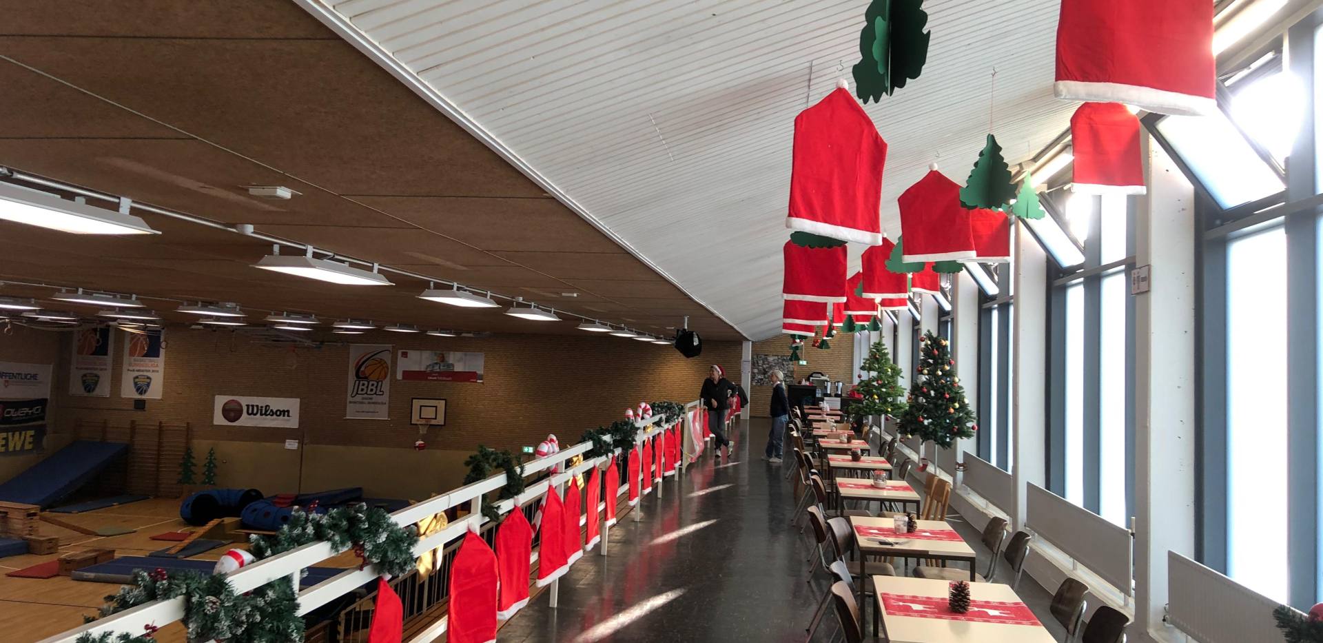 Weihnachtliche Cafeteria