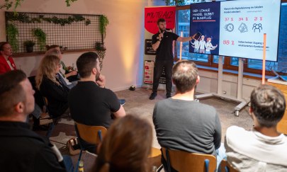 Start-ups präsentieren mittelständischen Unternehmen ihre Lösungen. Foto: Sascha Stüber Start-ups präsentieren mittelständischen Unternehmen ihre Lösungen. Foto: Sascha Stüber