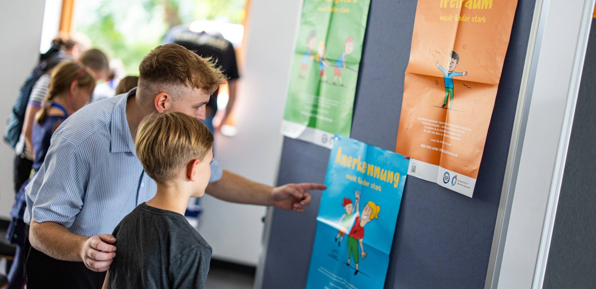 MITMACHAUSSTELLUNG: KINDERRECHTE IN AKTION MITMACHAUSSTELLUNG: KINDERRECHTE IN AKTION
