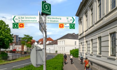 Schilderbaum Knotenpunkt Oldenburg Richtungsschilderung für Radwege an einem Knotenpunkt in Oldenburg