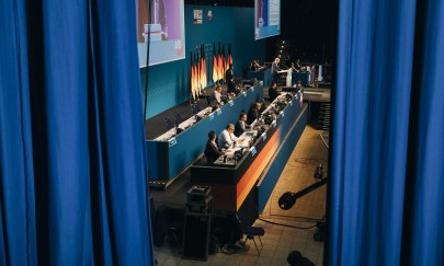 Rafael Heygster setzt sich in seiner Reportage „Democrazy Dies in Darkness“ mit dem Wahlkampf der AfD auseinander. Rafael Heygster setzt sich in seiner Reportage „Democrazy Dies in Darkness“ mit dem Wahlkampf der AfD auseinander.