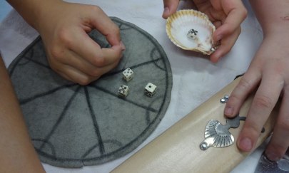 Von der Kunst die Langeweile zu vertreiben &ndash; Spiele der Antike und des Mittelalters