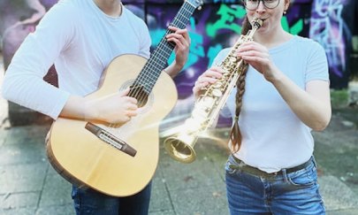 Das Double Damage Duo besteht aus Dannielle Seile (Oboe / Saxophon / Englischhorn) und Dustin Bleichert (Gitarre).
