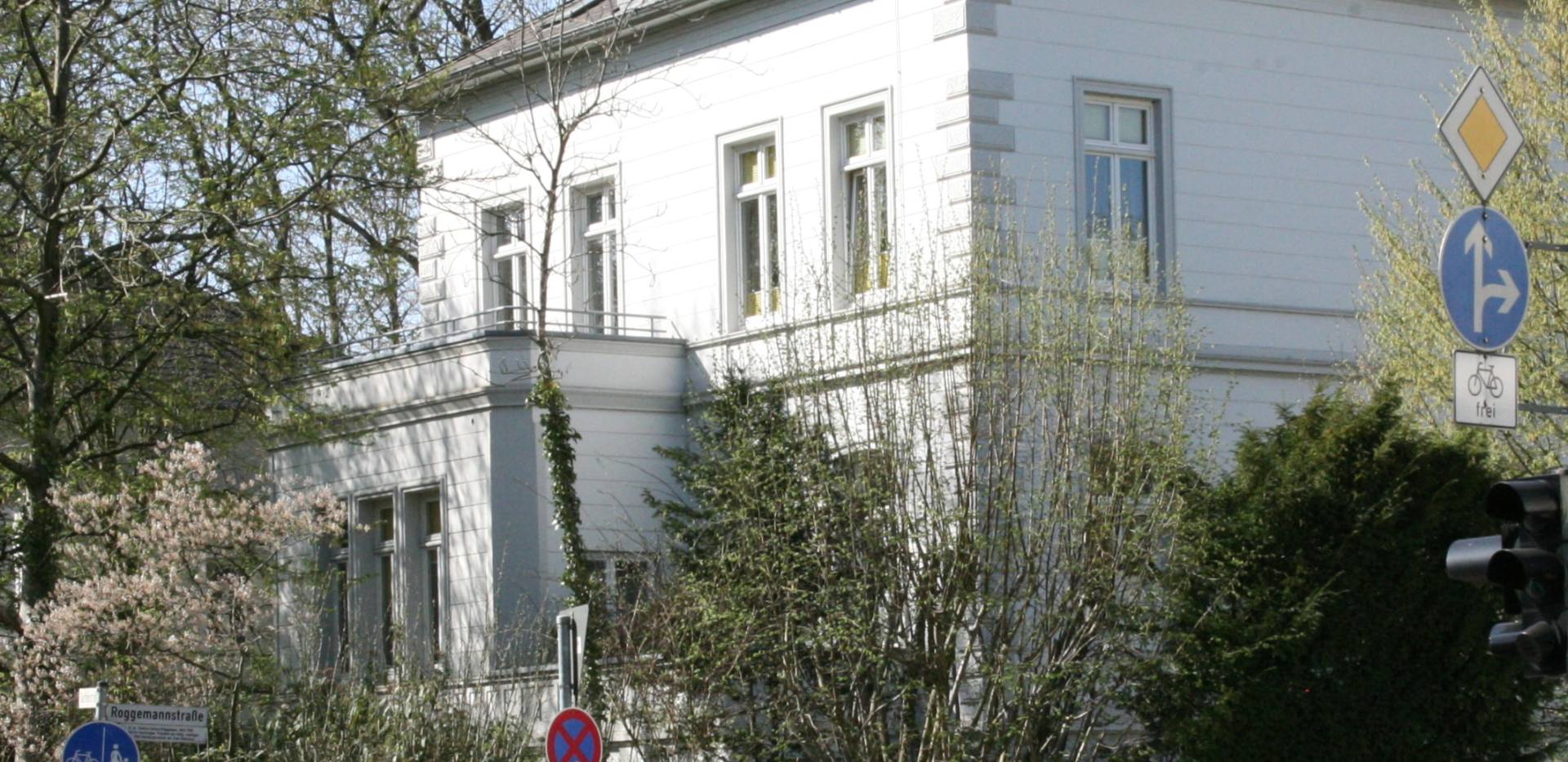 Ehemaliges Wohnhaus der Familie Reyersbach an der Roggemannstraße 1 in Oldenburg. Fotos: Fredo Behrens.