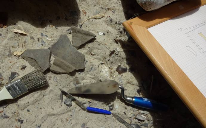 Zwischen Schatzgräberei und Wissenschaft Zwischen Schatzgräberei und Wissenschaft