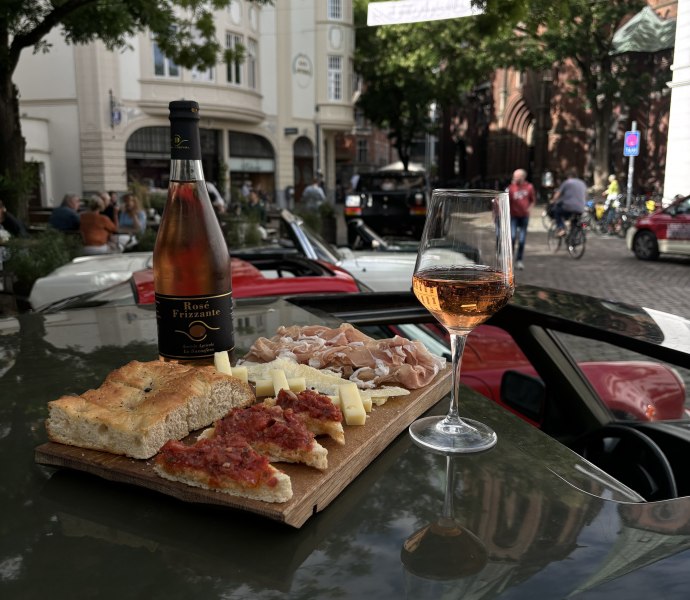 Rosé Frizzante und kulinarische Spezialitäten vom Gardasee Rosé Frizzante und kulinarische Spezialitäten vom Gardasee