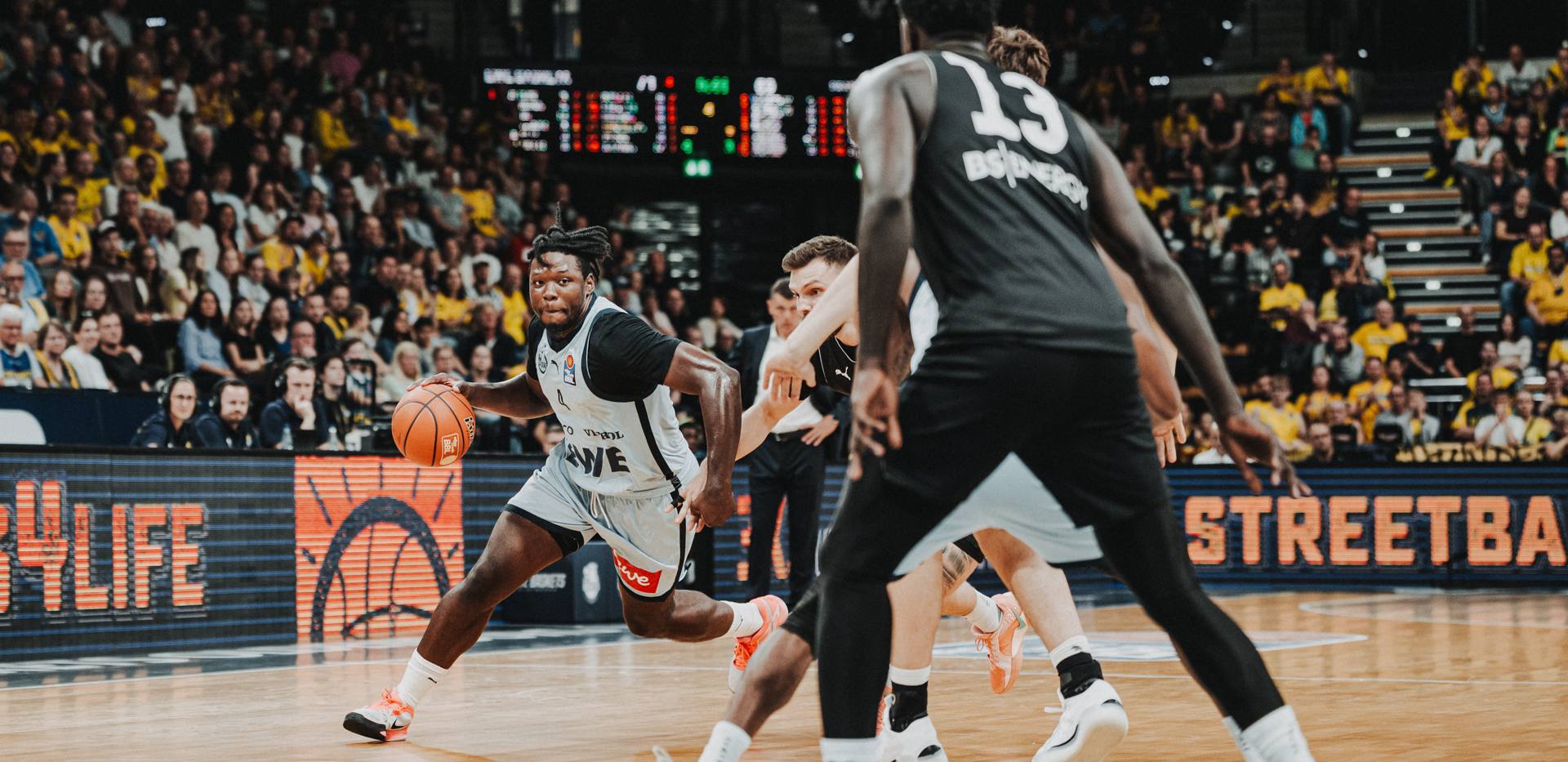 BBL: EWE Baskets Oldenburg - RASTA Vechta BBL: EWE Baskets Oldenburg - RASTA Vechta