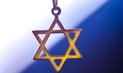 Das Symbol der jüdischen Sterns als Kettenanhänger Das Symbol der jüdischen Sterns als Kettenanhänger
