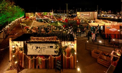 Beleuchtete Container zum Winterzauber im Gleispark Oldenburg