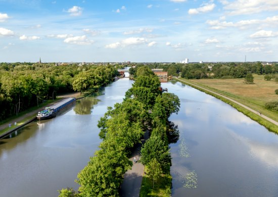 Oldenburg Radfahren Achterdiek Radfahren zwischen Küstenkanal und Hunte auf der Route um Oldenburg.