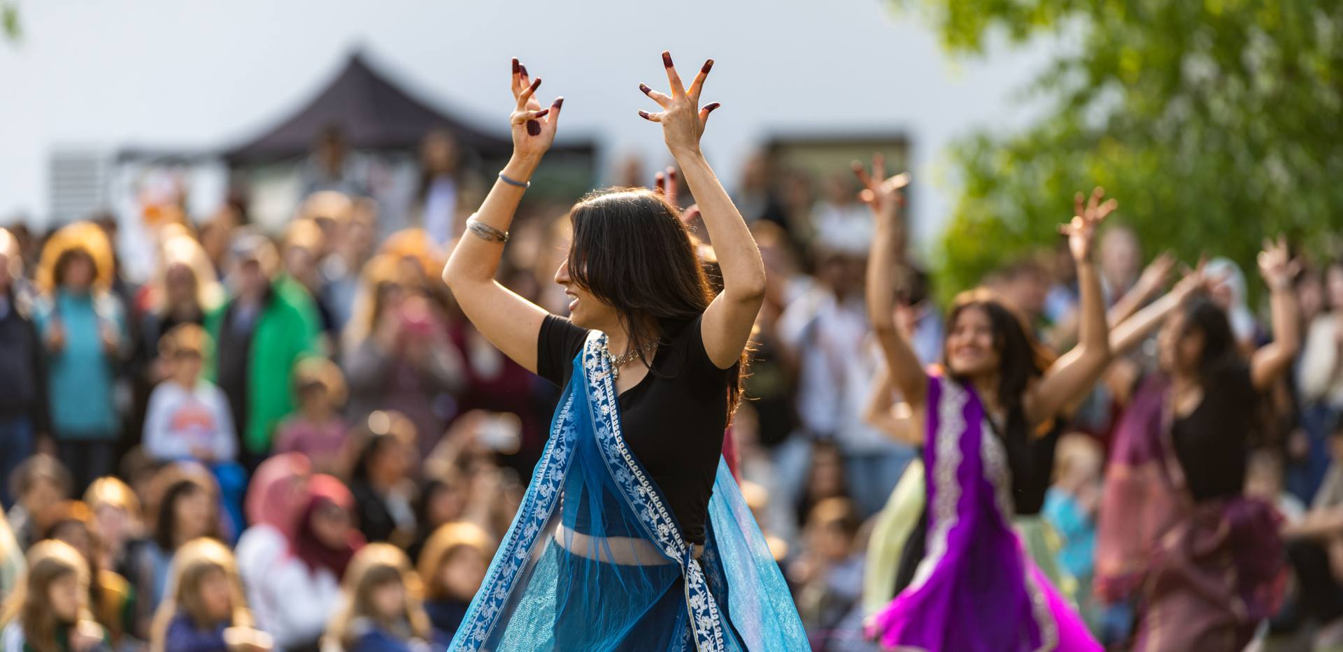 Live-Performance während des Internationalen Sommerfests Live-Performance während des Internationalen Sommerfests