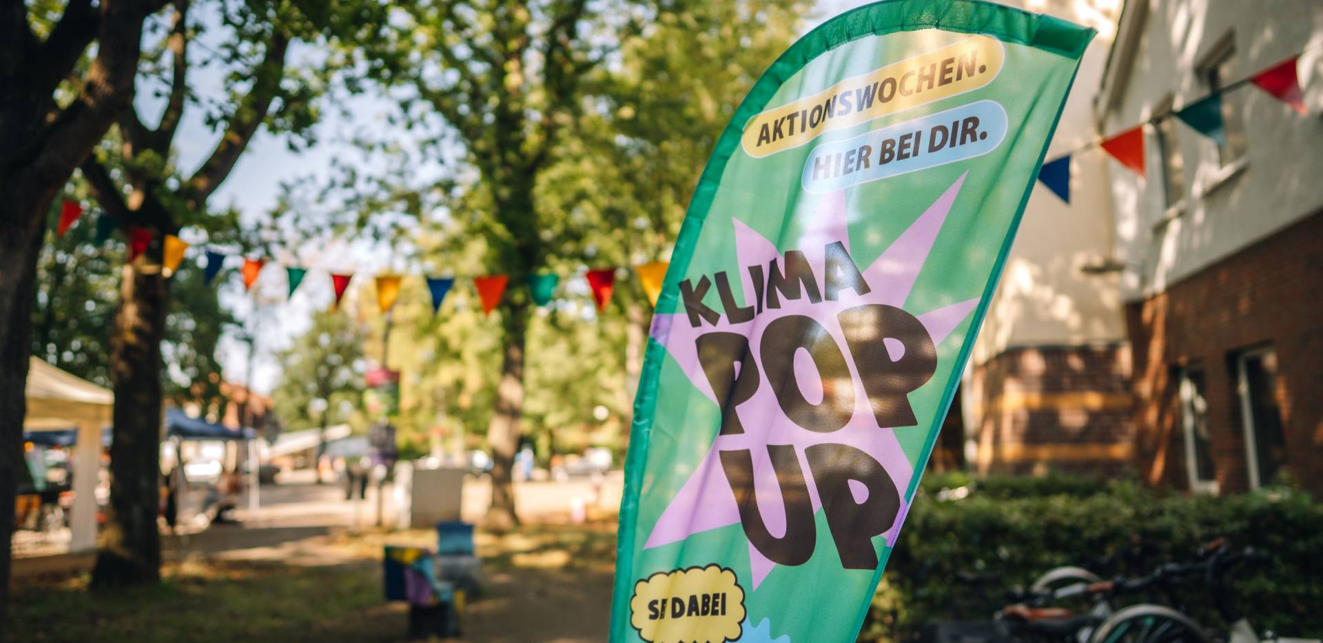 KLIMA POP-UP. Aktionswochen. Hier bei dir. Komm vorbei. Sei dabei. KLIMA POP-UP. Aktionswochen. Hier bei dir. Komm vorbei. Sei dabei.