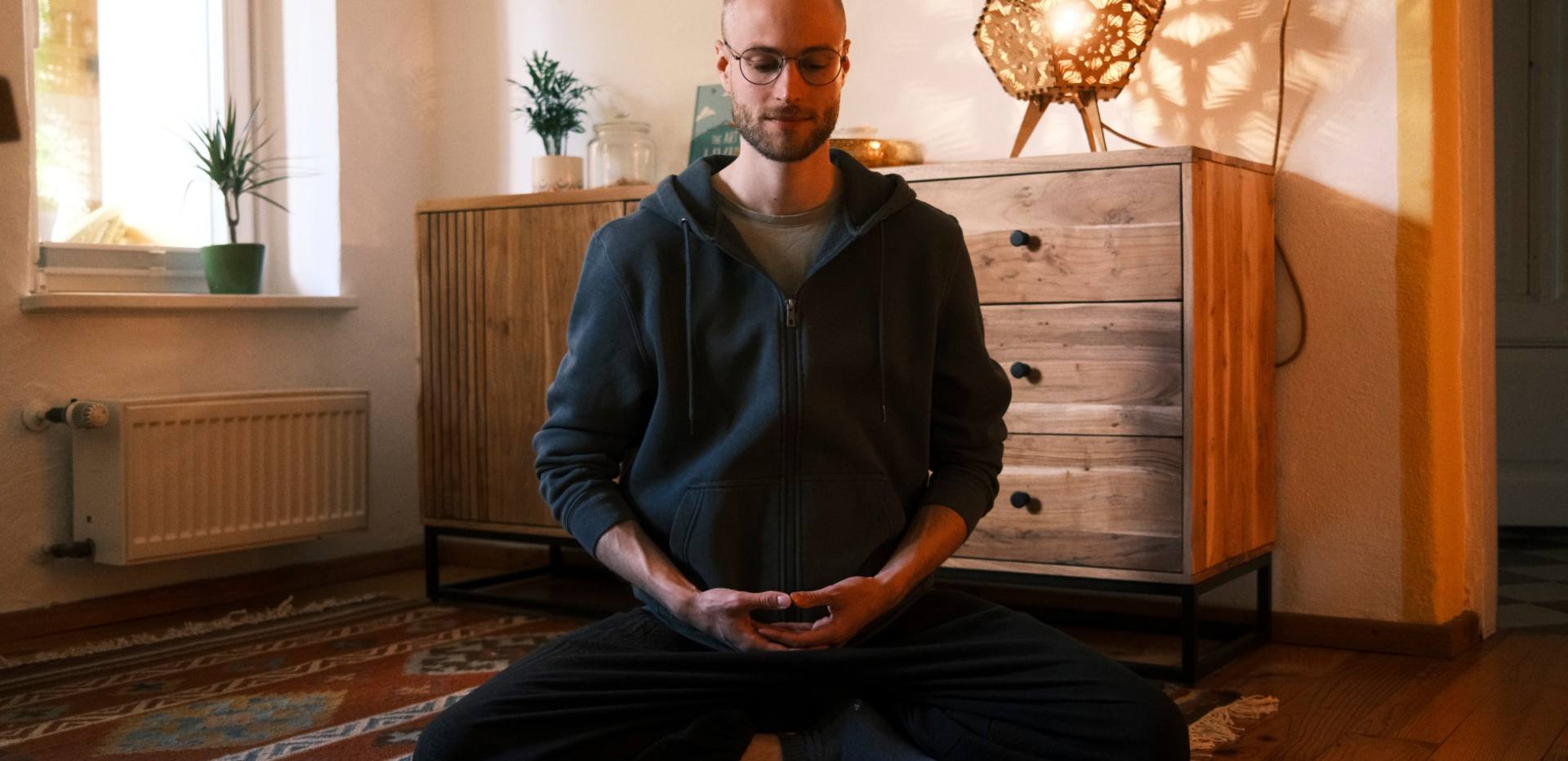 Achtsamkeit mit Jonas - Sitzmeditation Achtsamkeit mit Jonas - Sitzmeditation