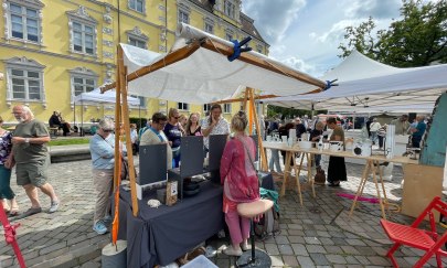 Auf dem Foto sieht man einen Stand auf den Keramiktagen. Auf dem Foto sieht man einen Stand auf den Keramiktagen.
