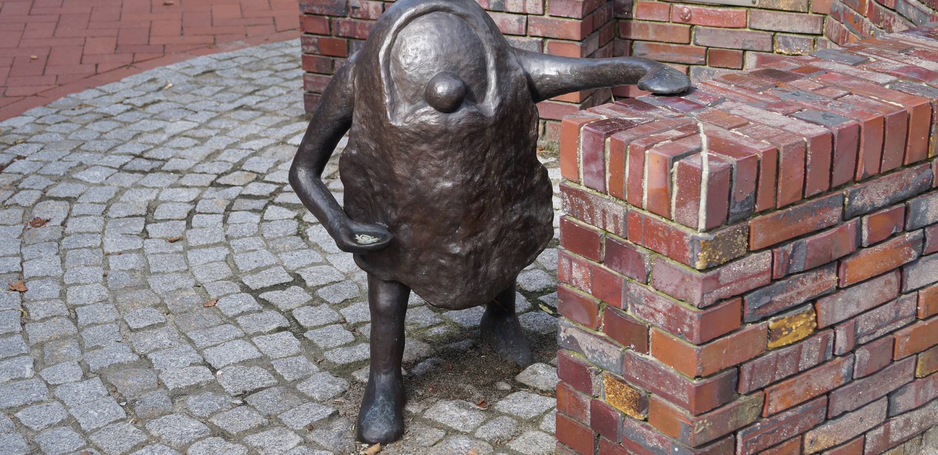 Osenzwerge Skulptur Sandkrug