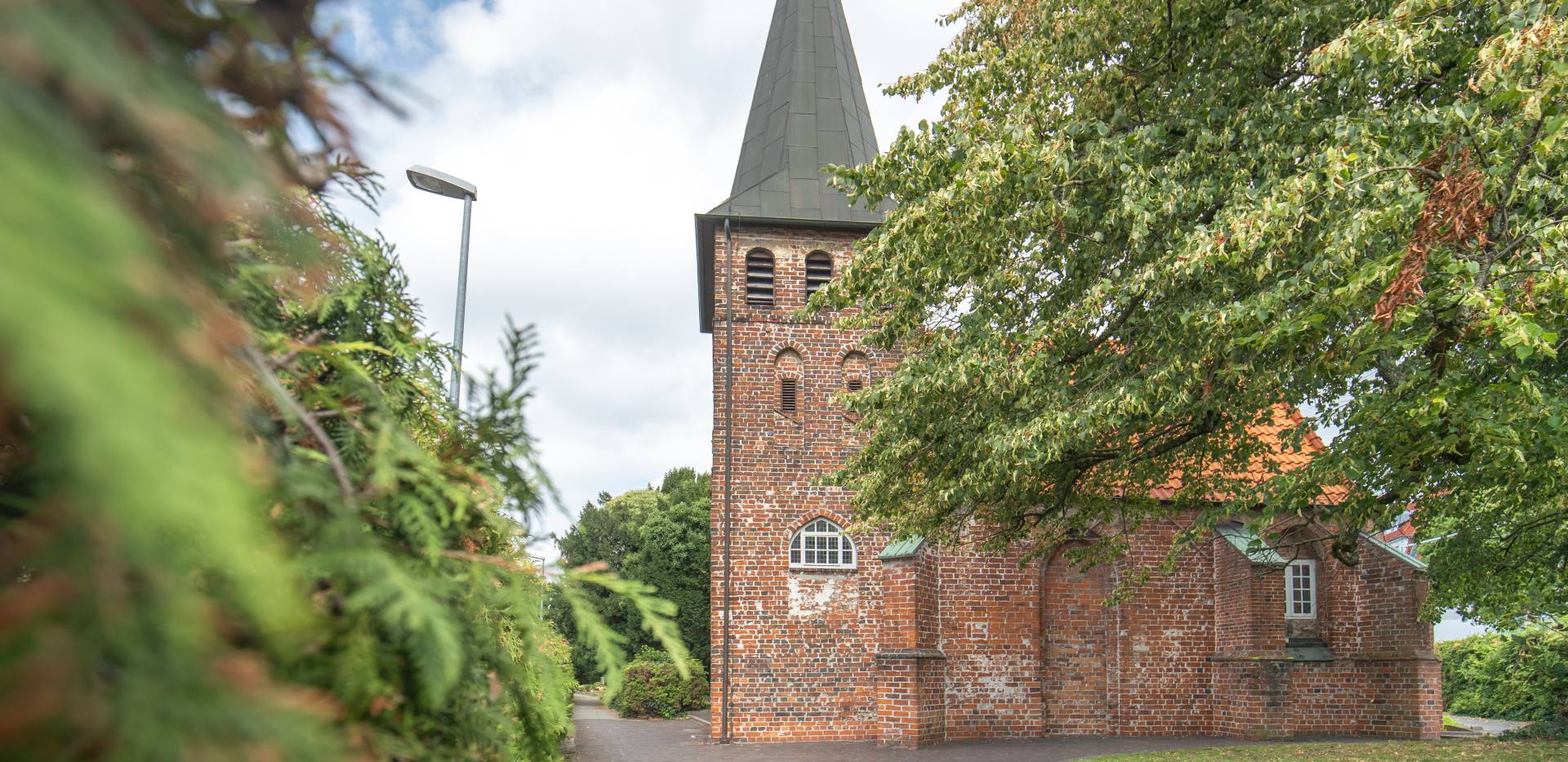 Blick auf die Gertrudenkapelle auf dem historischen Gertrudenkirchhof.