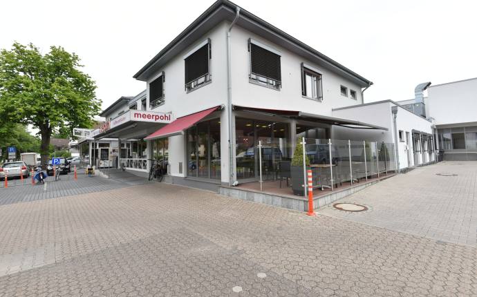 terrasse_frontansicht_gebaeude terrasse_frontansicht_gebaeude