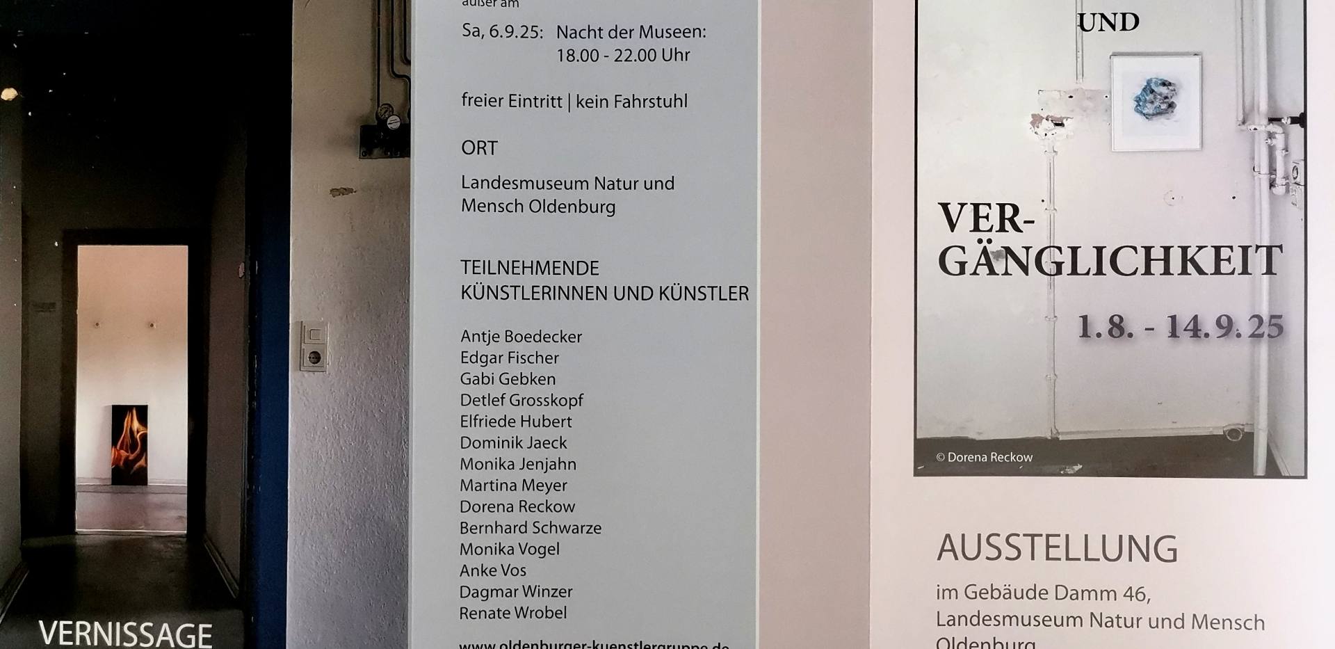 Das Foto zeigt den Flyer zur Ausstellung mit allen teilnehmenden KünstlerInnen. Das Foto zeigt den Flyer zur Ausstellung mit allen teilnehmenden KünstlerInnen.