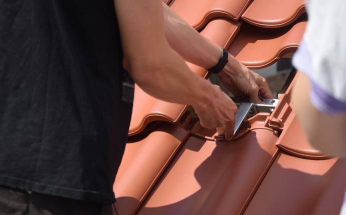 Setzen eines Dachhakens Setzen eines Dachhakens