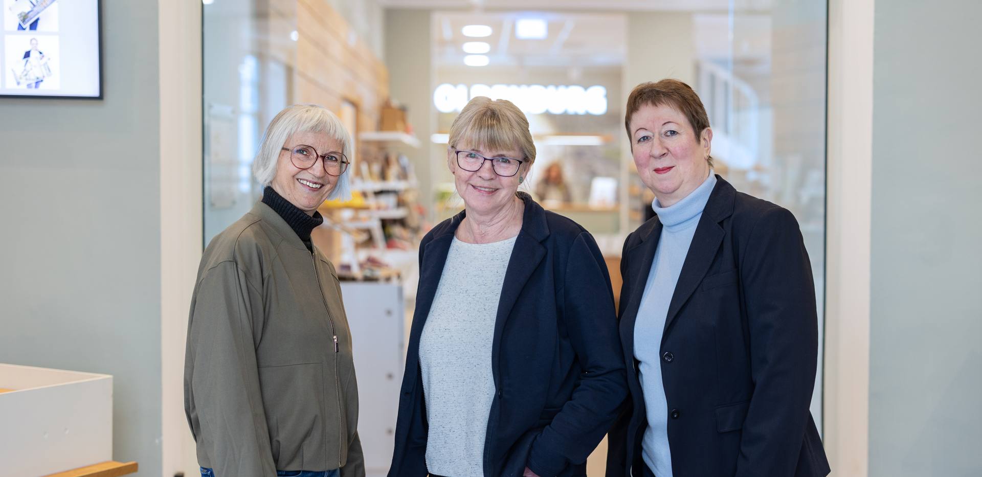 von links: Gesch&auml;ftsf&uuml;hrerin Silke Fennemann steht seit der Gr&uuml;ndung an der Spitze. Die Mitarbeiterinnen Annelene Drieling und Martina Stammberger sind ebenfalls seit 25 Jahren dabei. 