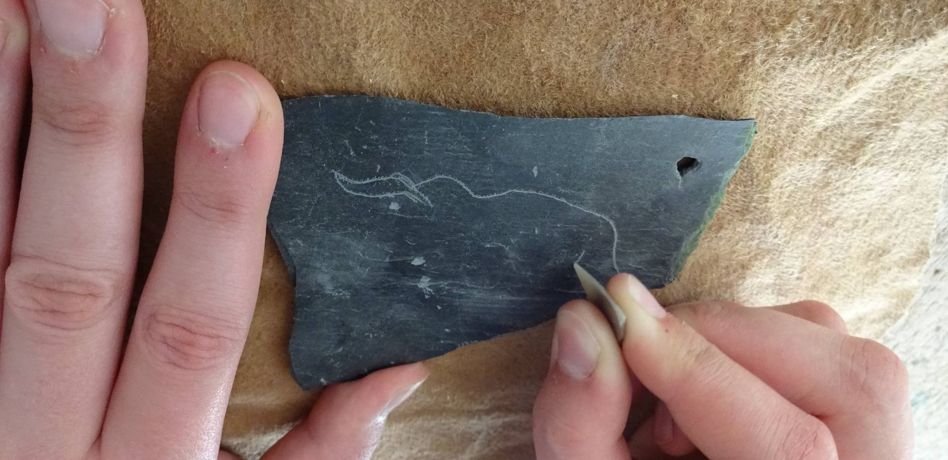 Steinzeitschmuck f&uuml;r coole J&auml;ger*innen